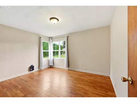 Bedroom - 18121 SE Langensand Rd, Sandy, OR 97055 photo 1 of 6