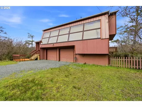 401 N 6th Ave, Rockaway Beach, OR 97136