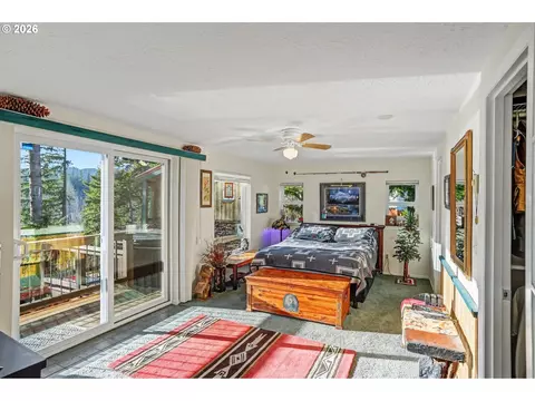 Bedroom - 32365 N Fork Rd, Lyons, OR 97358 photo 1 of 2