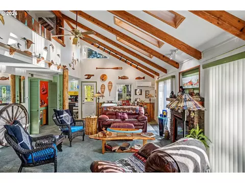 Living - 32365 N Fork Rd, Lyons, OR 97358 photo 2 of 2