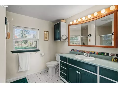 Bath - 32365 N Fork Rd, Lyons, OR 97358 photo 1 of 2
