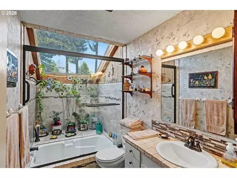 Bath - 32365 N Fork Rd, Lyons, OR 97358 photo 2 of 2