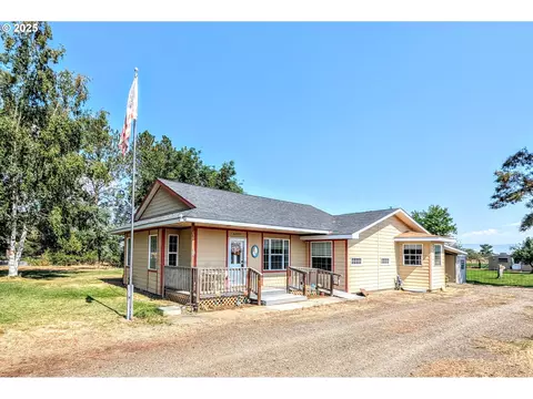 62077 Evergreen Rd, La Grande, OR 97850