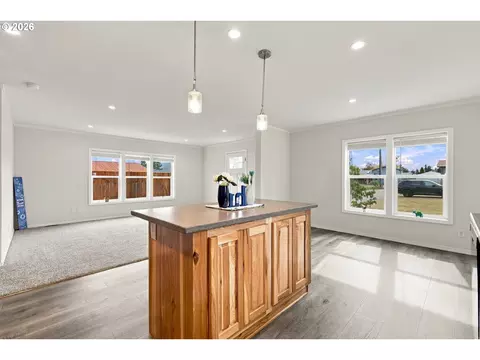 Other - 4924 E St, Springfield, OR 97478 photo 6 of 10