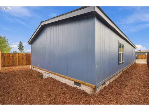 Other - 4924 E St, Springfield, OR 97478 photo 10 of 10