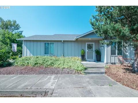 1239 46th Ct, Sweet Home, OR 97386