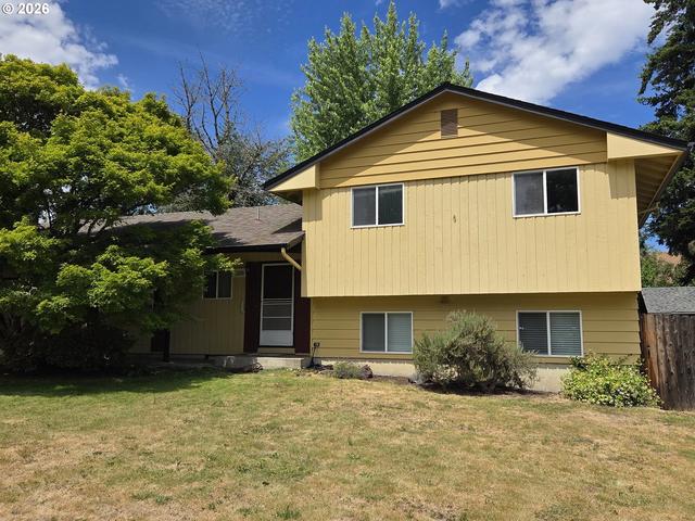 13205 SW Ash Dr, Portland, OR 97223