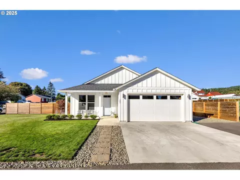 151 S Spruce Ave, Yacolt, WA 98675