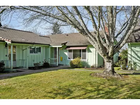 12325 SE Main St, Portland, OR 97233