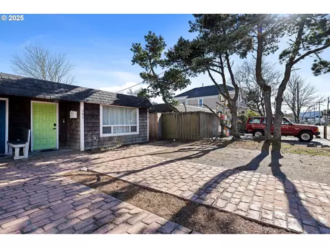 383 Beach Dr, Seaside, OR 97138 photo 1