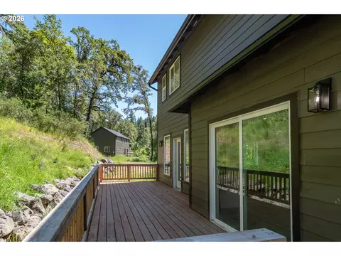 Exterior - 492 Terrace Dr, Glide, OR 97443 photo 4 of 7