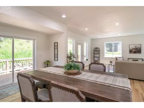 Dining - 492 Terrace Dr, Glide, OR 97443 photo 2 of 5