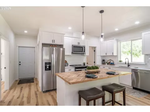 Kitchen - 492 Terrace Dr, Glide, OR 97443 photo 2 of 6
