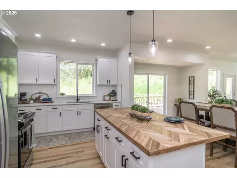 Kitchen - 492 Terrace Dr, Glide, OR 97443 photo 5 of 6