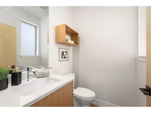 Bath - 2969 Capital Dr, Eugene, OR 97403 photo 1 of 8