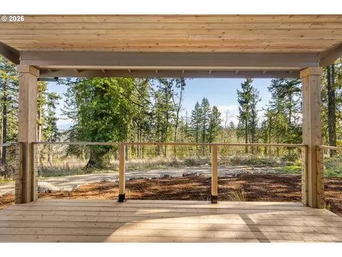 Exterior - 2969 Capital Dr, Eugene, OR 97403 photo 2 of 6