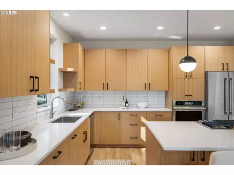 Kitchen - 2969 Capital Dr, Eugene, OR 97403 photo 5 of 6