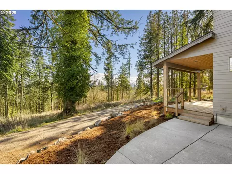 Exterior - 2969 Capital Dr, Eugene, OR 97403 photo 4 of 6