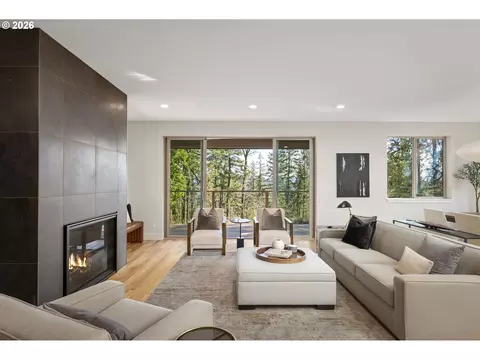 Living - 2969 Capital Dr, Eugene, OR 97403 photo 1 of 2