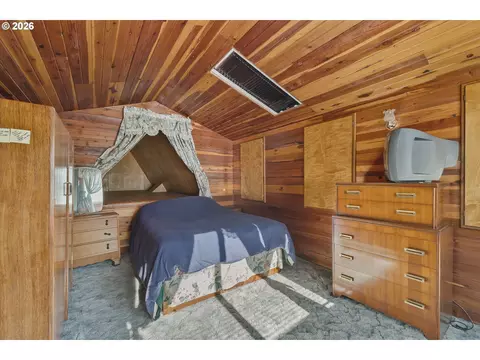Bedroom - 711 H Ave, Powers, OR 97466 photo 1 of 3