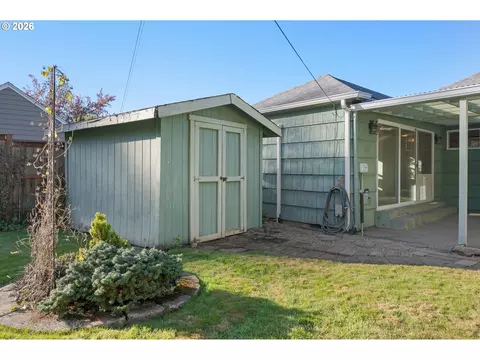 Exterior - 356 W 21st Ave, Eugene, OR 97405 photo 6 of 10