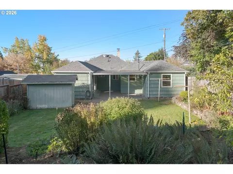 Exterior - 356 W 21st Ave, Eugene, OR 97405 photo 10 of 10
