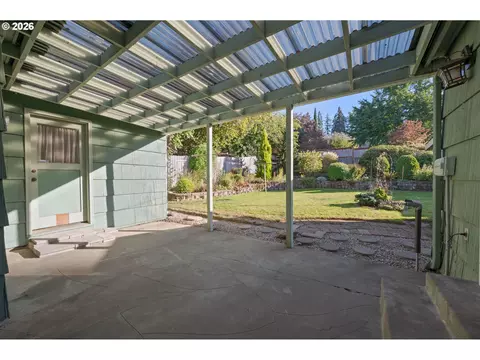 Exterior - 356 W 21st Ave, Eugene, OR 97405 photo 3 of 10
