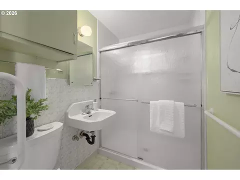 Bath - 356 W 21st Ave, Eugene, OR 97405 photo 1 of 2