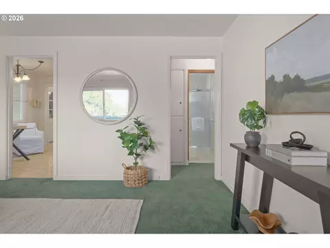 Entry Way - 356 W 21st Ave, Eugene, OR 97405 photo 1 of 1