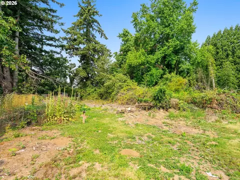Exterior - 975 SE Kane Dr, Gresham, OR 97080 photo 3 of 3