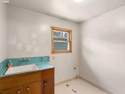 Other - 975 SE Kane Dr, Gresham, OR 97080 photo 3 of 4