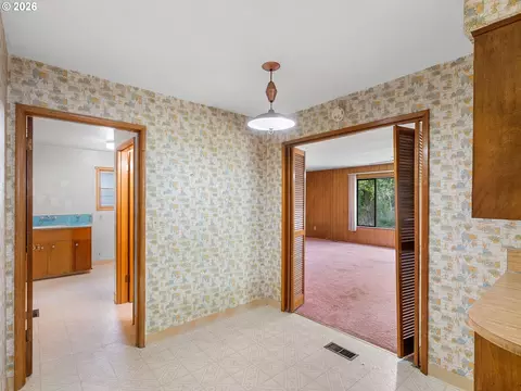 Entry Way - 975 SE Kane Dr, Gresham, OR 97080 photo 1 of 1