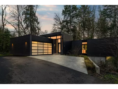 432 NW Royal Blvd, Portland, OR 97210