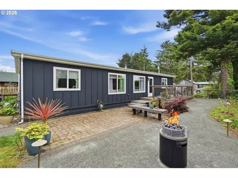 1155 2nd St NE, Bandon, OR 97411