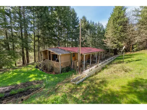 4868 Umpqua Highway 99, Drain, OR 97435