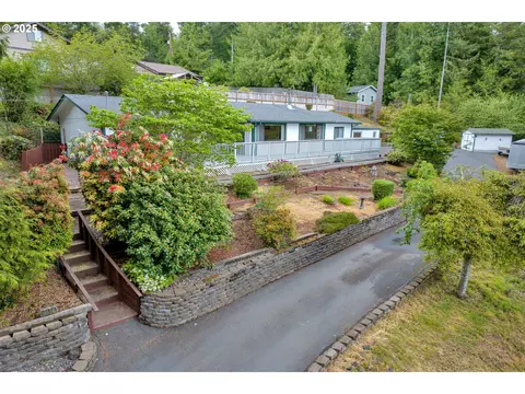 88561 Collard Loop, Florence, OR 97439