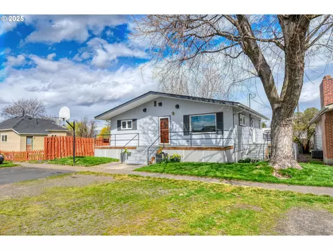 325 E Washington St, Athena, OR 97813