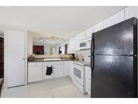 Kitchen - 5335 Main St #10, Springfield, OR 97478 photo 8 of 9