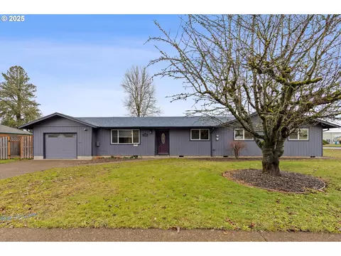 1793 NE 18th St, Mcminnville, OR 97128