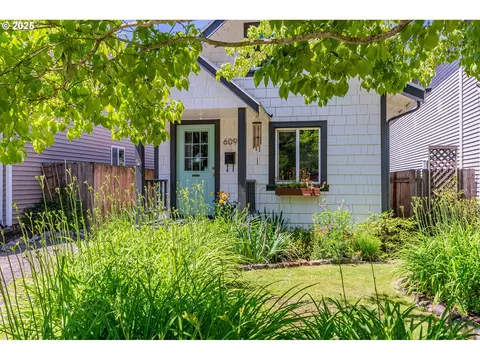 609 NE 93rd Ave, Portland, OR 97220