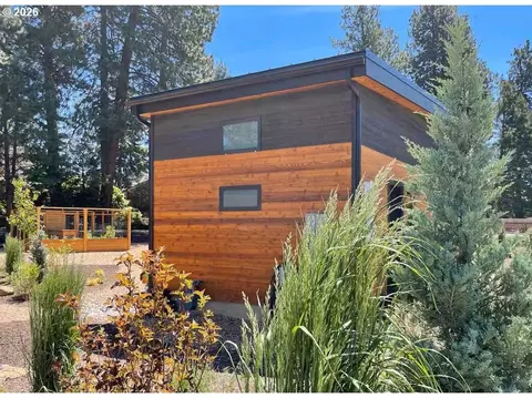 Exterior - 61304 SE Wizard Ln, Bend, OR 97702 photo 2 of 3