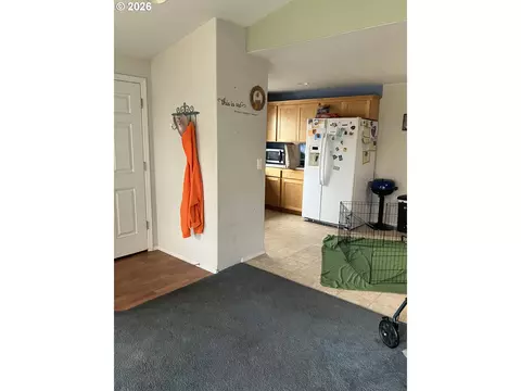 Entry Way - 695 Mary Dr, Molalla, OR 97038 photo 1 of 1