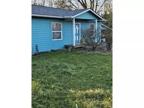 92 S 9th St, Independence, OR 97351