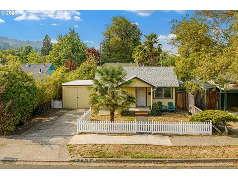 2430 Adams St, Eugene, OR 97405