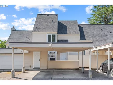 251 NE Village Squire Ave #2, Gresham, OR 97030