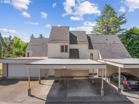 Exterior - 251 NE Village Squire Ave #2, Gresham, OR 97030 photo 1 of 5