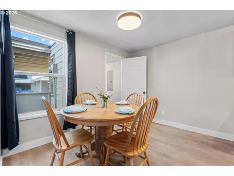 Dining - 251 NE Village Squire Ave #2, Gresham, OR 97030 photo 1 of 2
