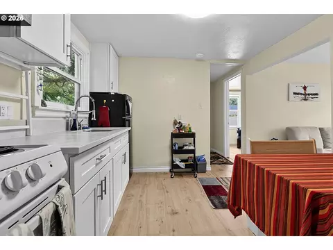 Kitchen - 1259 Monroe St, Eugene, OR 97402 photo 1 of 2