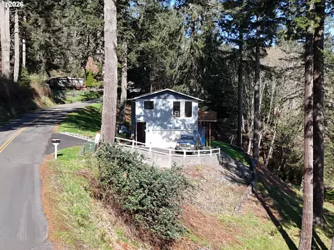 17031 Eastwood Ln, Brookings, OR 97415