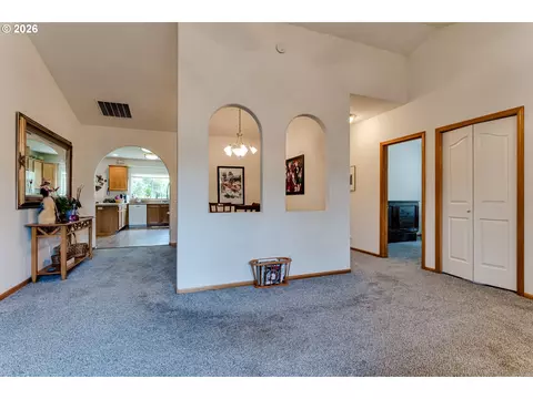 Entry Way - 3513 Kendra St, Eugene, OR 97404 photo 1 of 5